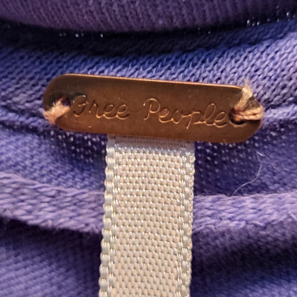 Free People Women's V-Neck Crop Top in Hydrangea - Size XS - Picture 5 of 8